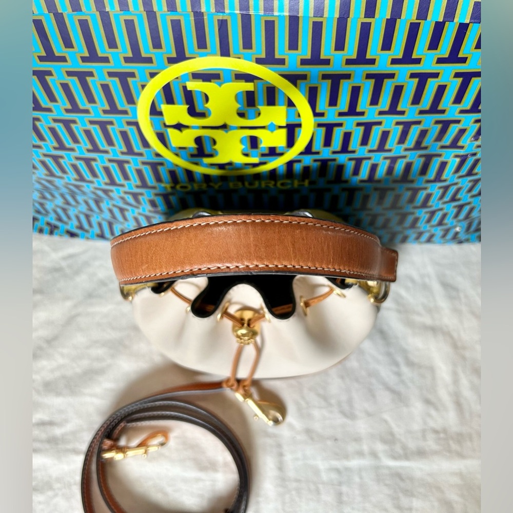 Tory Burch T Leather Bucket Bag - Limited Edition - Picture 5 of 10